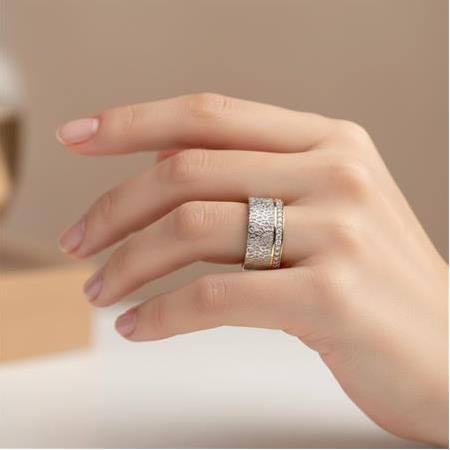 El İşi Ağaç Kabuğu Desenli Bayan Gümüş Alyans