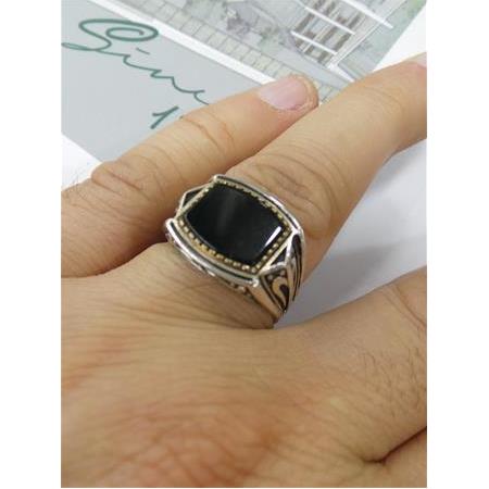 Zarif Oniks Taşlı Gümüş Erkek Yüzük